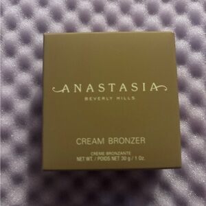 Anastasia Beverly Hills Cream Bronzer